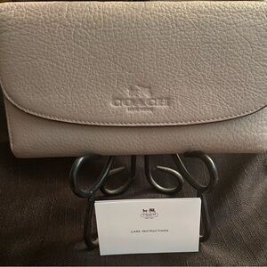 Coach Signature Tan Checkbook Leather Wallet NWT’s